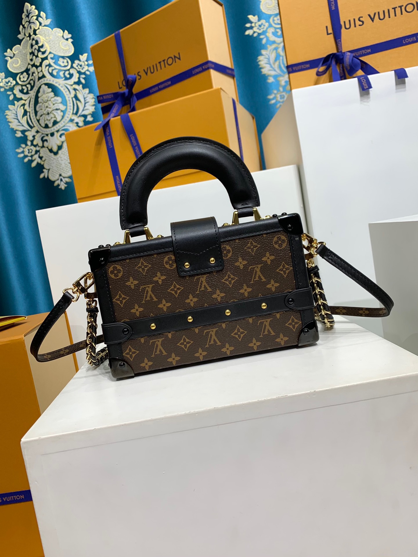 LOUIS VUITTON PETITE MALLE CAPITALE M46755