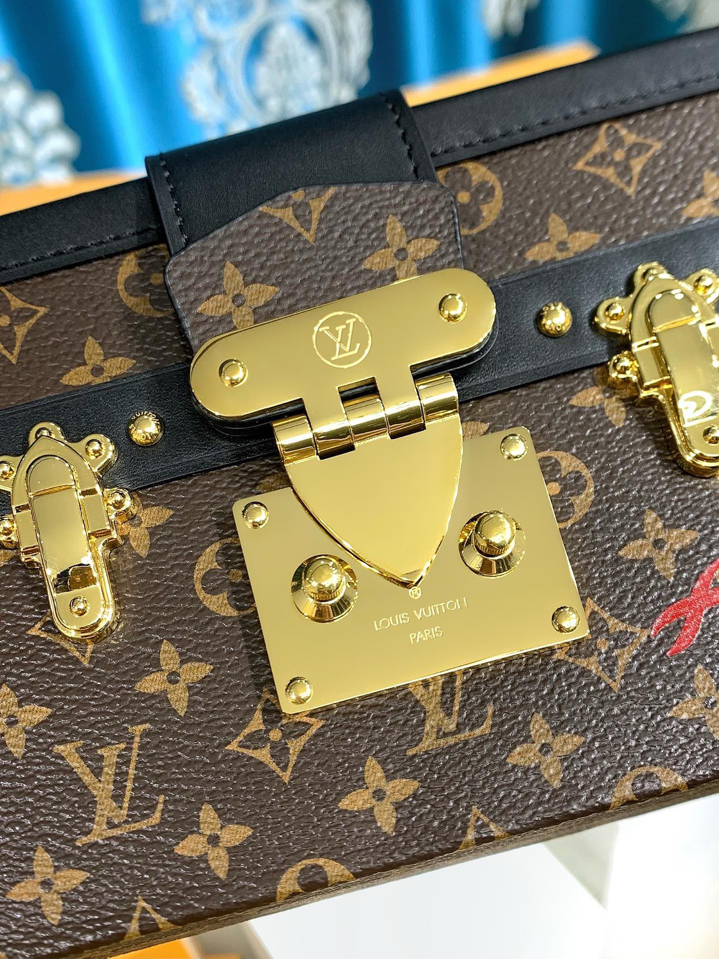 LOUIS VUITTON PETITE MALLE CAPITALE M46755