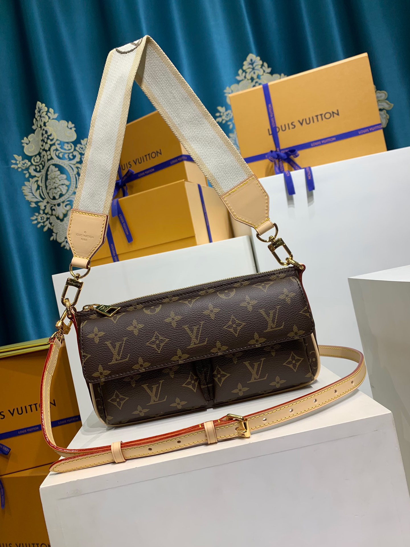 LOUIS VUITTON M46999 Vivacite