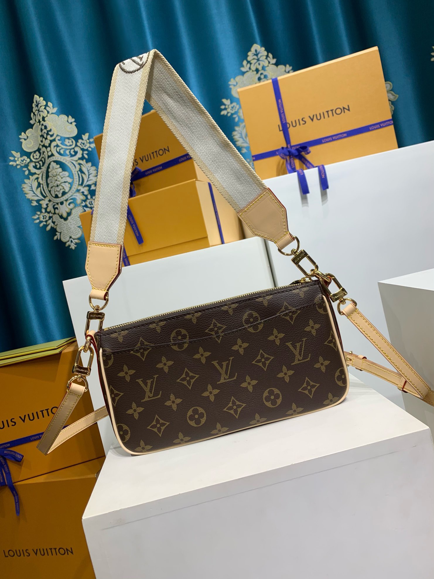 LOUIS VUITTON M46999 Vivacite