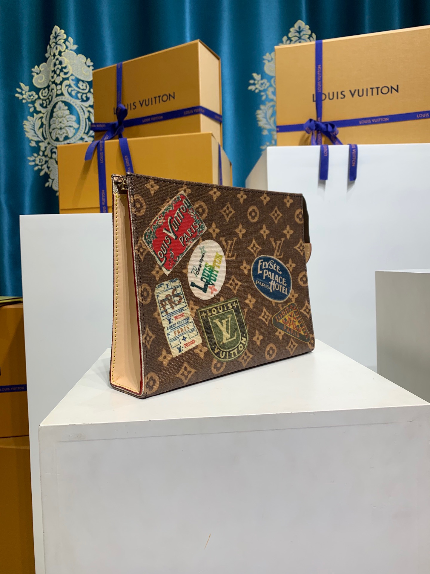 LOUIS VUITTON Toiletry Pouch M83487
